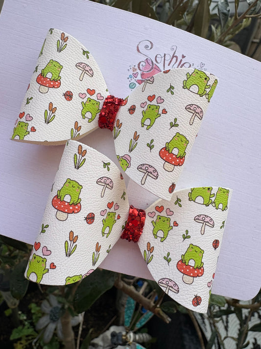 Valentines Frogs 2.5inch Pigtail Bows