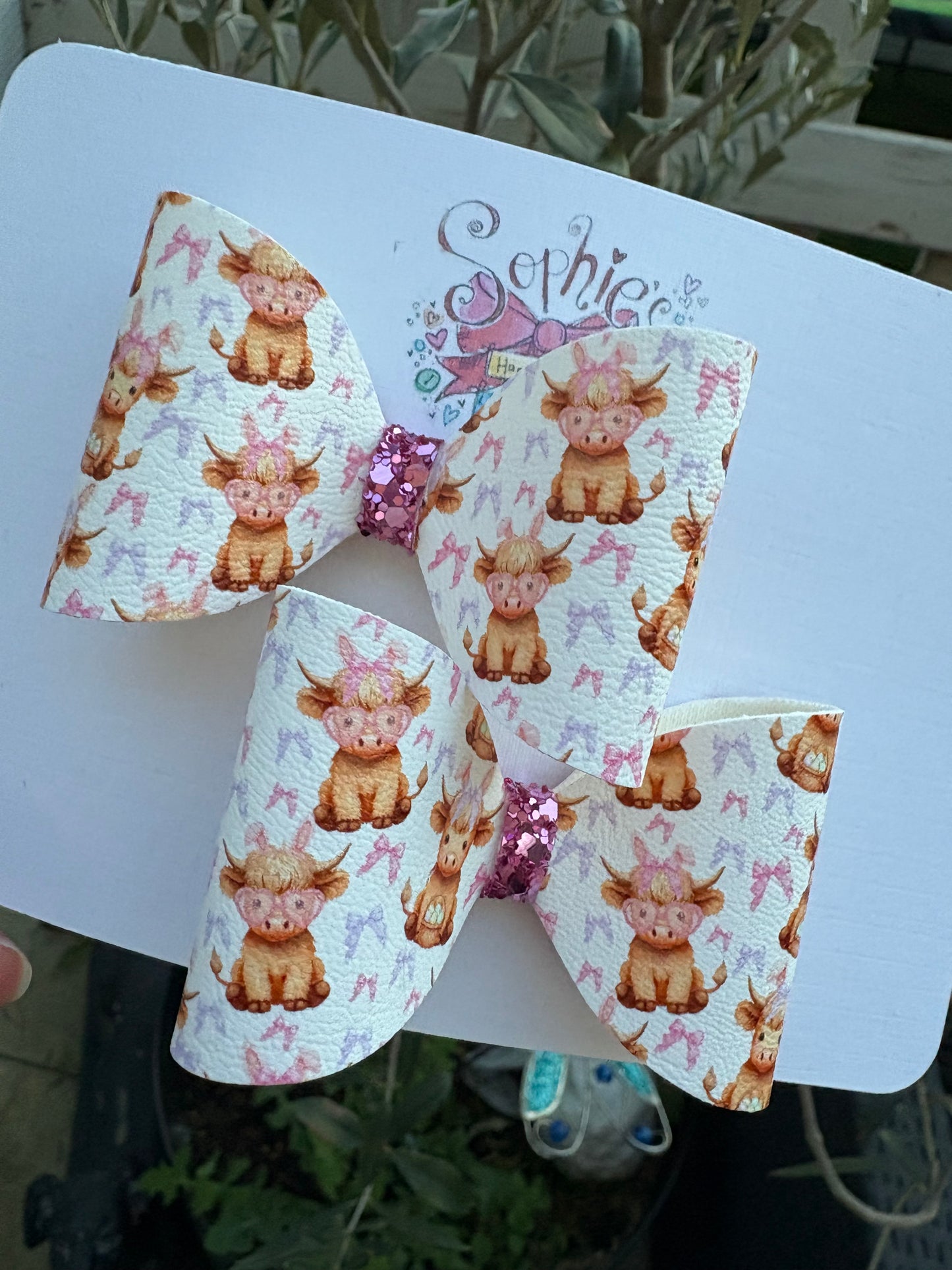 Easter Highland Cow 2.5inch Pigtail Bows