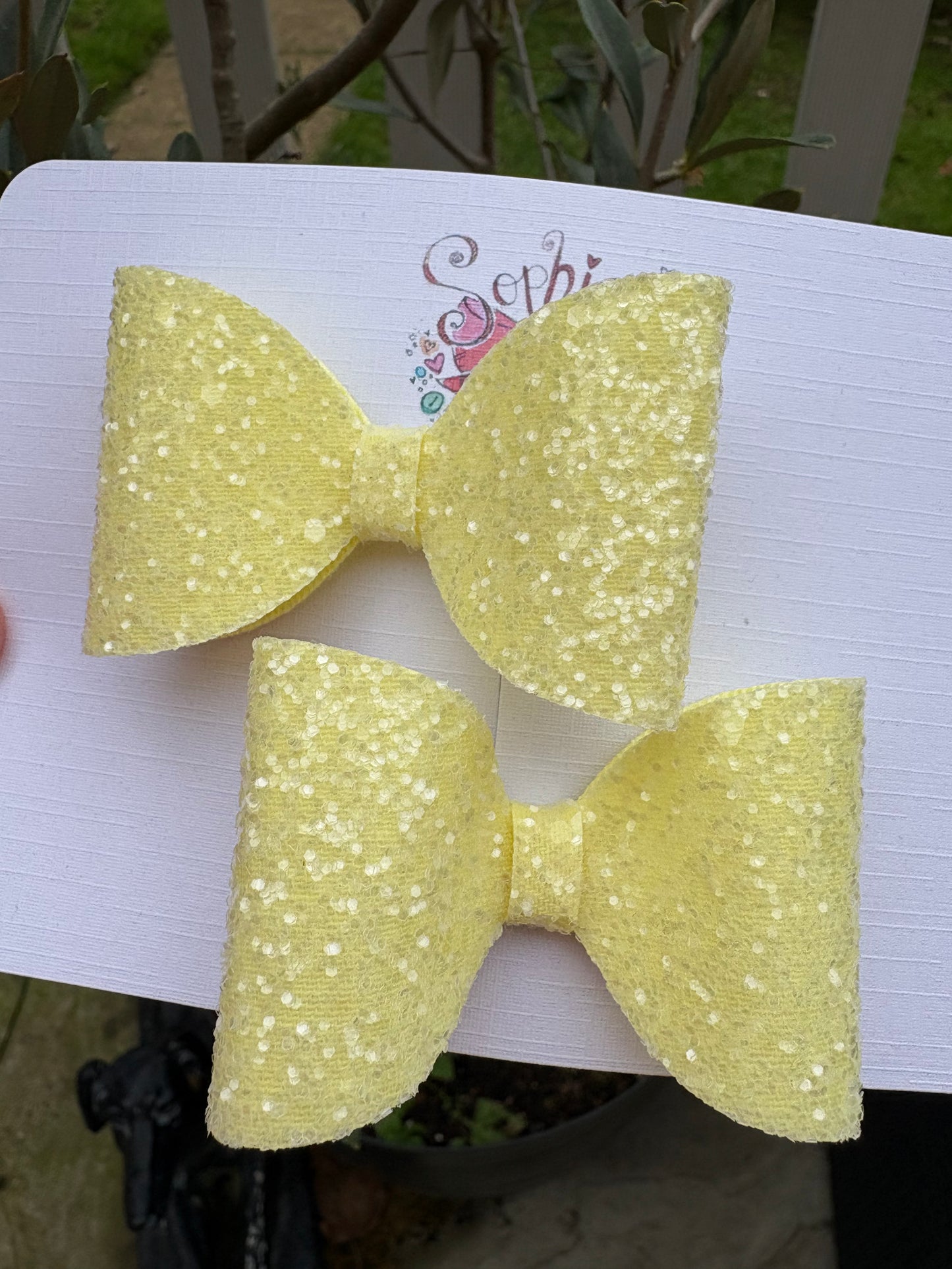 Pastel Yellow Glitter Bows