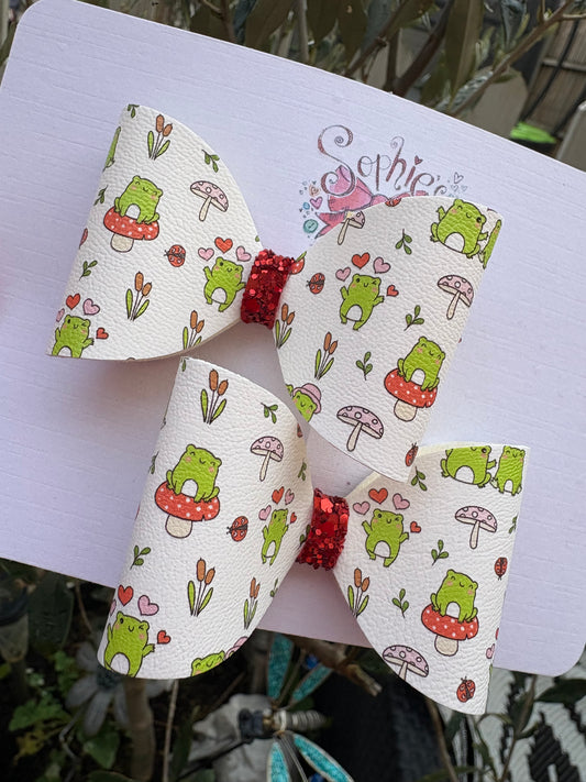 Valentines Frogs 2.5inch Pigtail Bows
