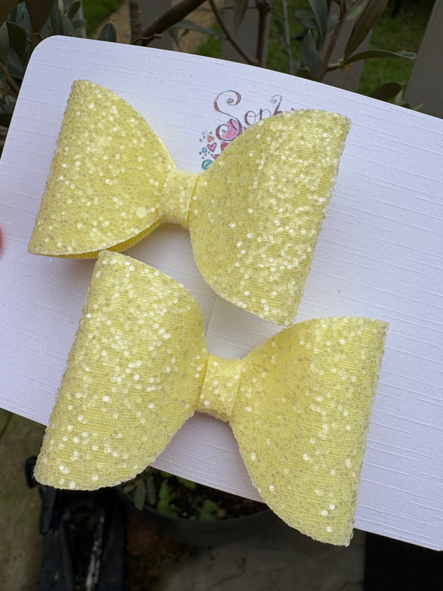 Pastel Yellow Glitter Bows
